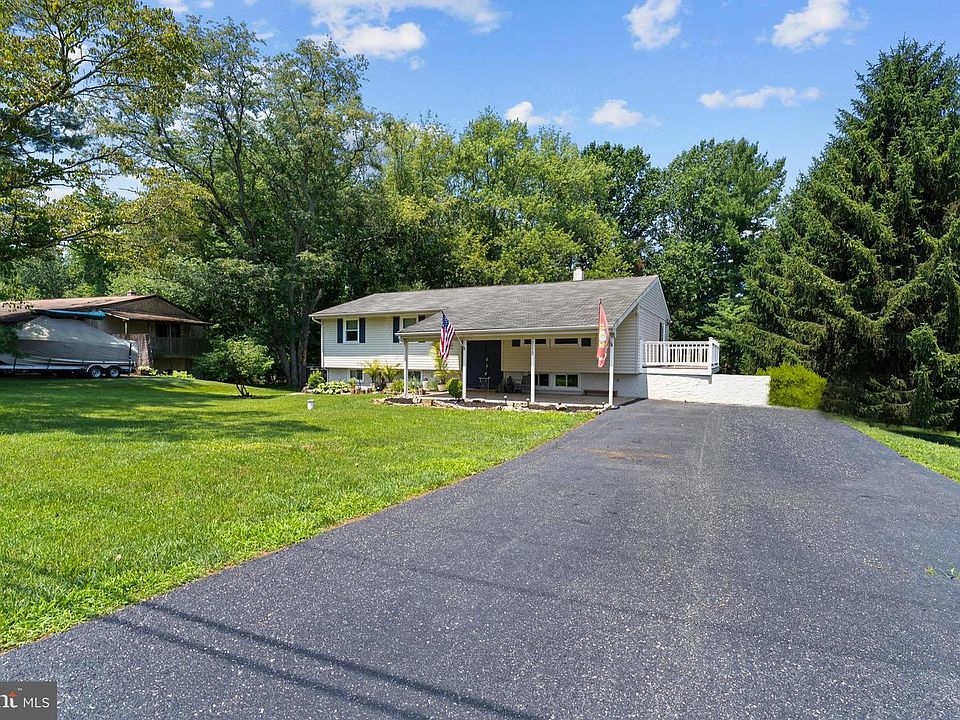 1st image of 1113 Leslie Rd