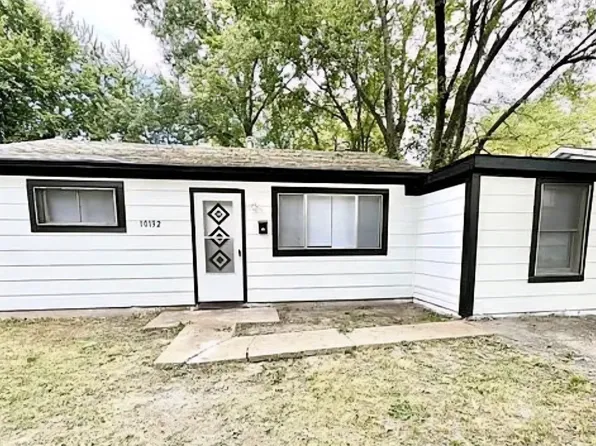 10132 Duke Dr, Saint Louis, MO 63136