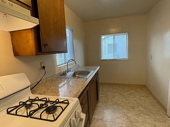 5th image of 351 Smalley Ave