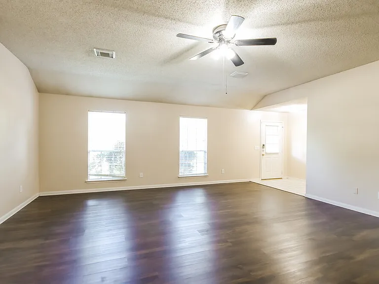 7131 Maple Walk Dr — Photo 4
