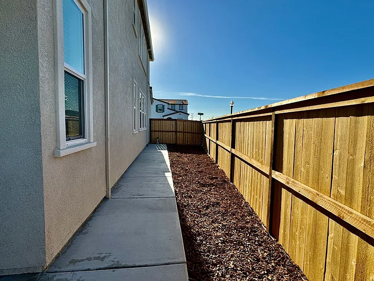 243 Dock Cir — Photo 46