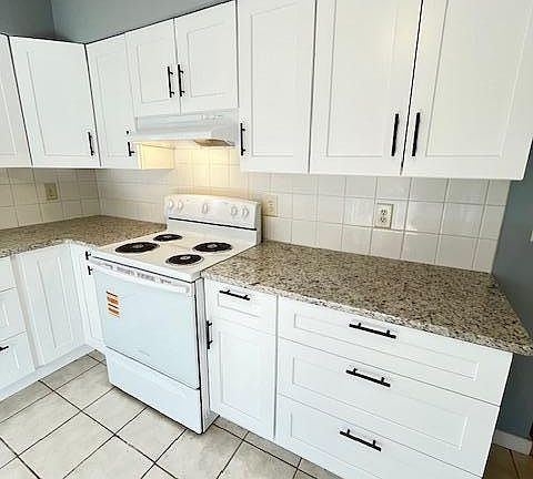 5th image of 760 Larpenteur Ave E