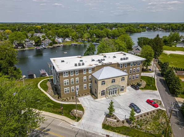 N52W35002 Lake DRIVE #301, Okauchee, WI 53069