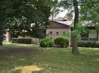 1141 Heatherfield Ln, Glenview, IL 60025