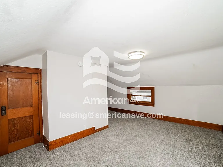 1078686_010_wm_-_main_bedroom_13538902.jpg