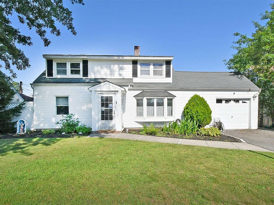 42 Carnation Road, Levittown, NY 11756 Zillow