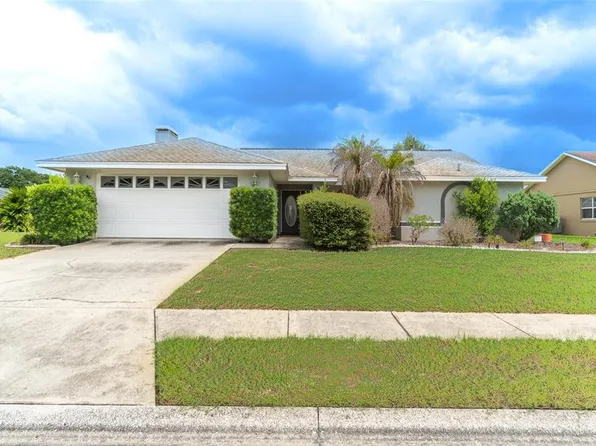 699 Hunters Run Blvd, Lakeland, FL 33809
