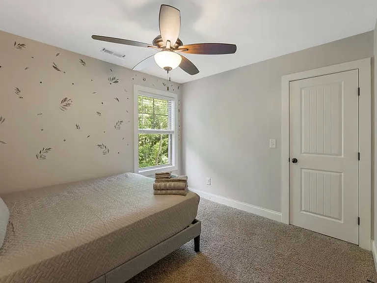 8425 Hobhouse Cir — Photo 47