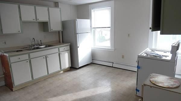 2nd image of 178 High St #2