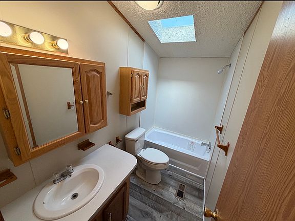 3rd image of 1823 Carmel Dr #97