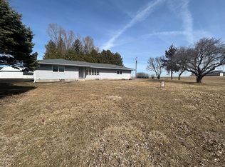 718 E Center St, Conrad, IA 50621