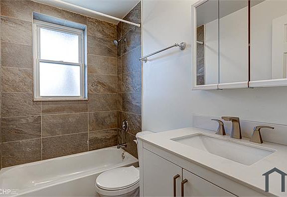 3rd image of 1351 W 81st St #1