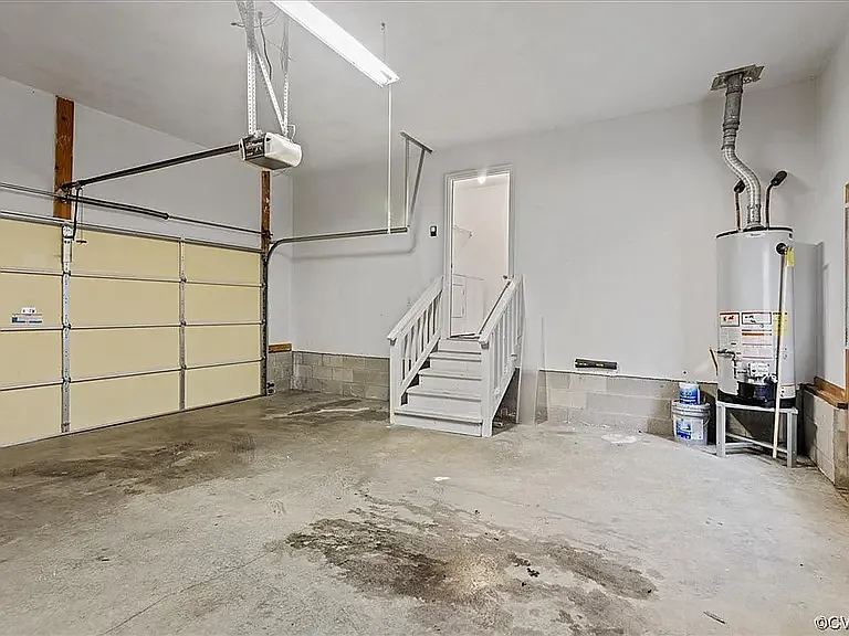110 Laurens Ln — Photo 10