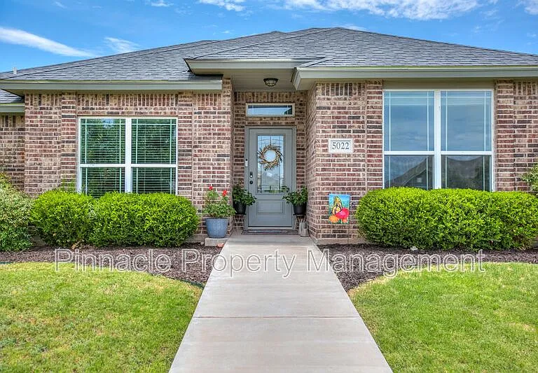 5022 Red Oak Ln — Photo 1