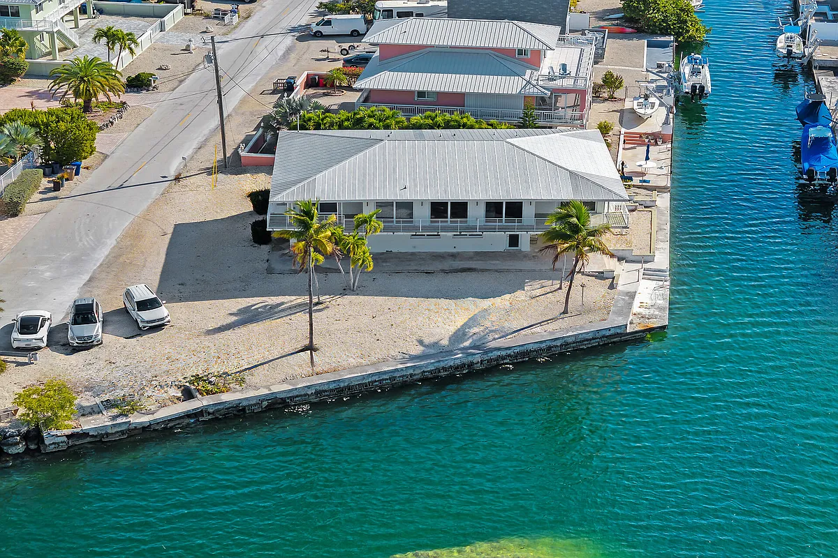Building Photo - 29420 Enterprise Ave #B