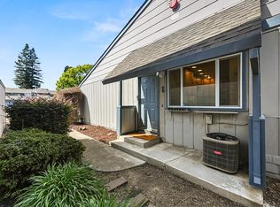 6 Conifer Sq, Rohnert Park, CA 94928