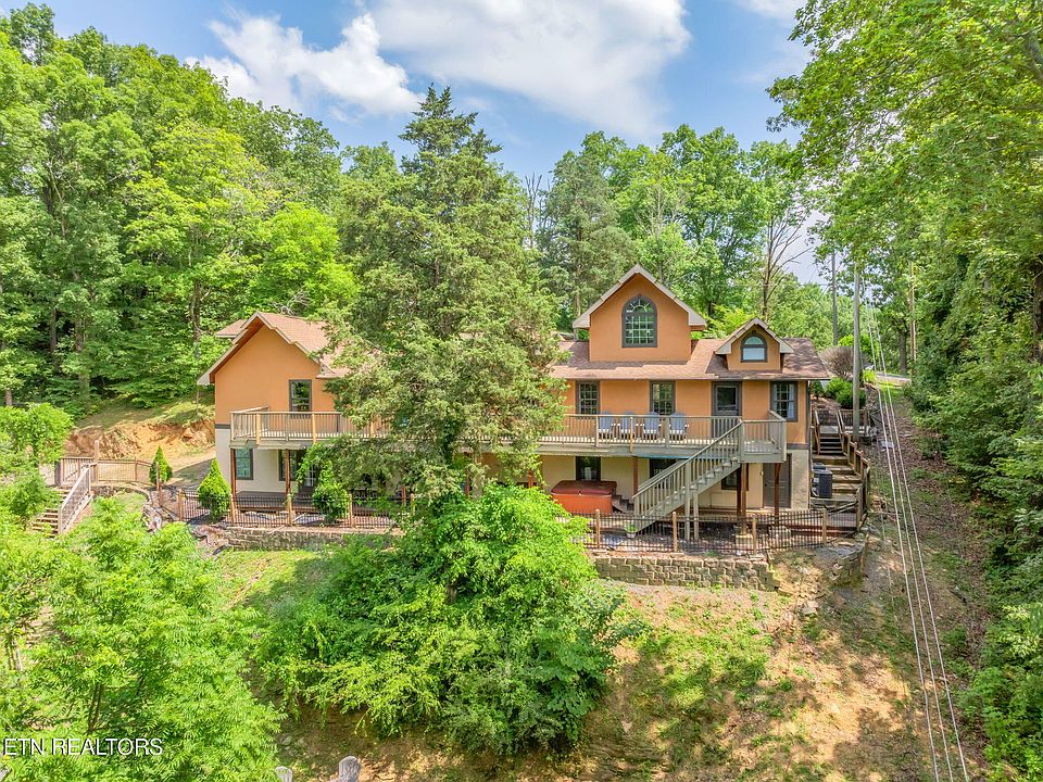 7th image of 343 Jersey Dr