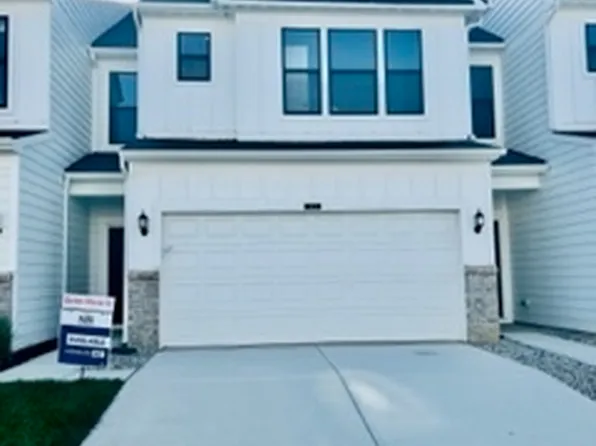 3276 Morab Dr, Zionsville, IN 46077