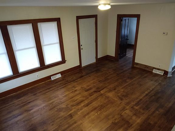 3rd image of 919 Humphreys Ct