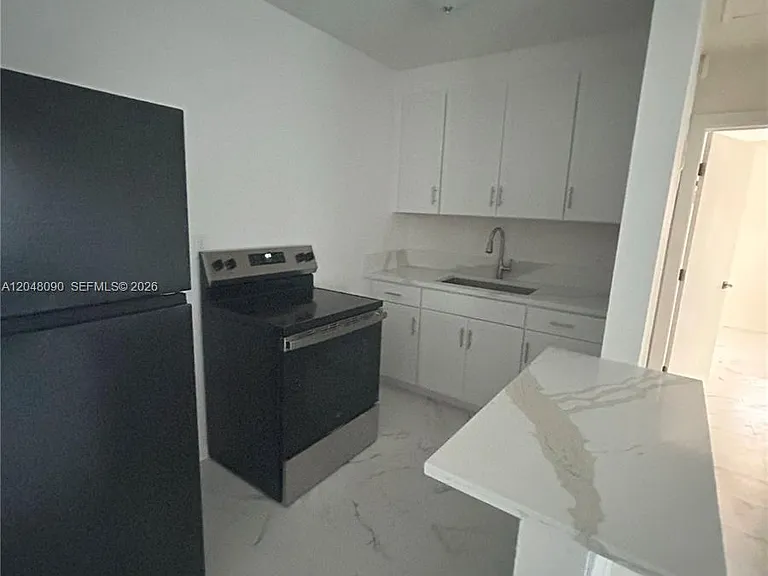 1119 NE 15th St #4 — Photo 8