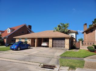 7026 Camberley Dr, New Orleans, LA 70128