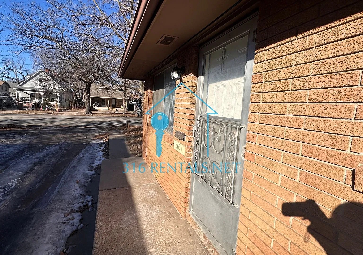 1506 N Waco Ave — Photo 1