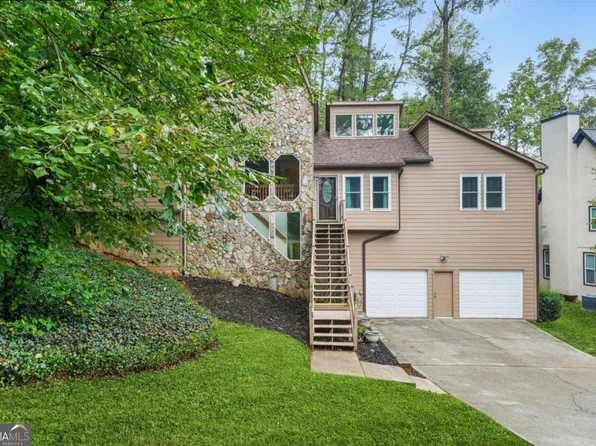 559 Farmbrook Trl NE, Kennesaw, GA 30144