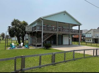 965 Mary Ann, Crystal Beach, TX 77650