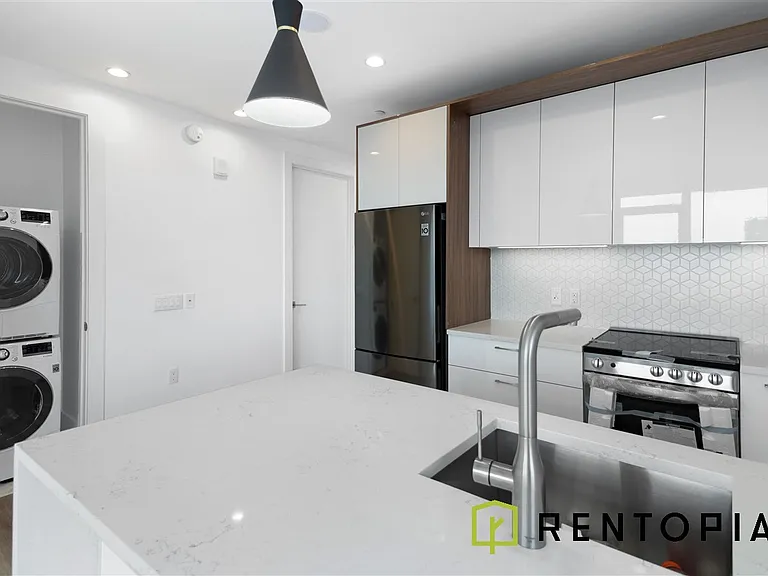 224 E 135th St #2426N — Photo 1