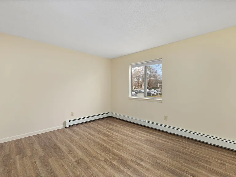 East Bay Apartments — Photo 20