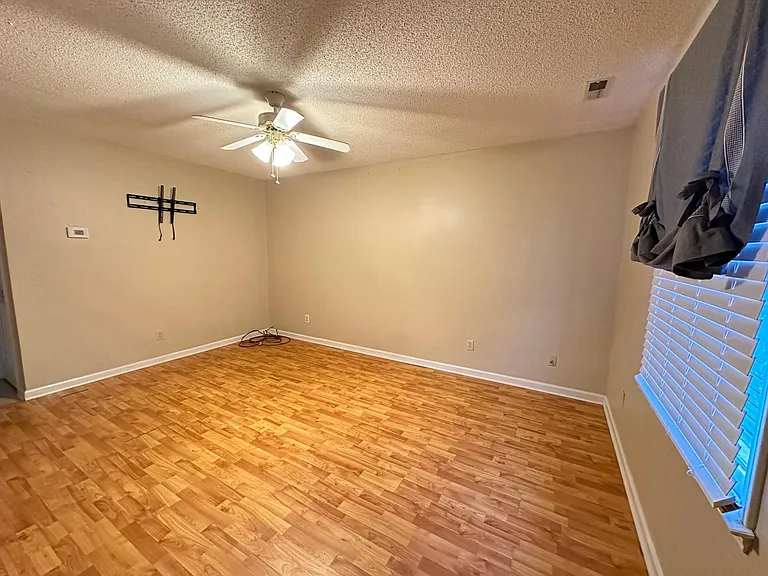 305 Elmer St #12 — Photo 7