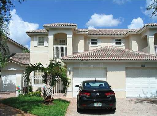 1st image of 2925 NW 99th Ter