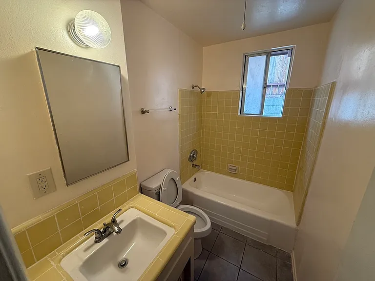 220 E Campus View Dr #220 — Photo 8