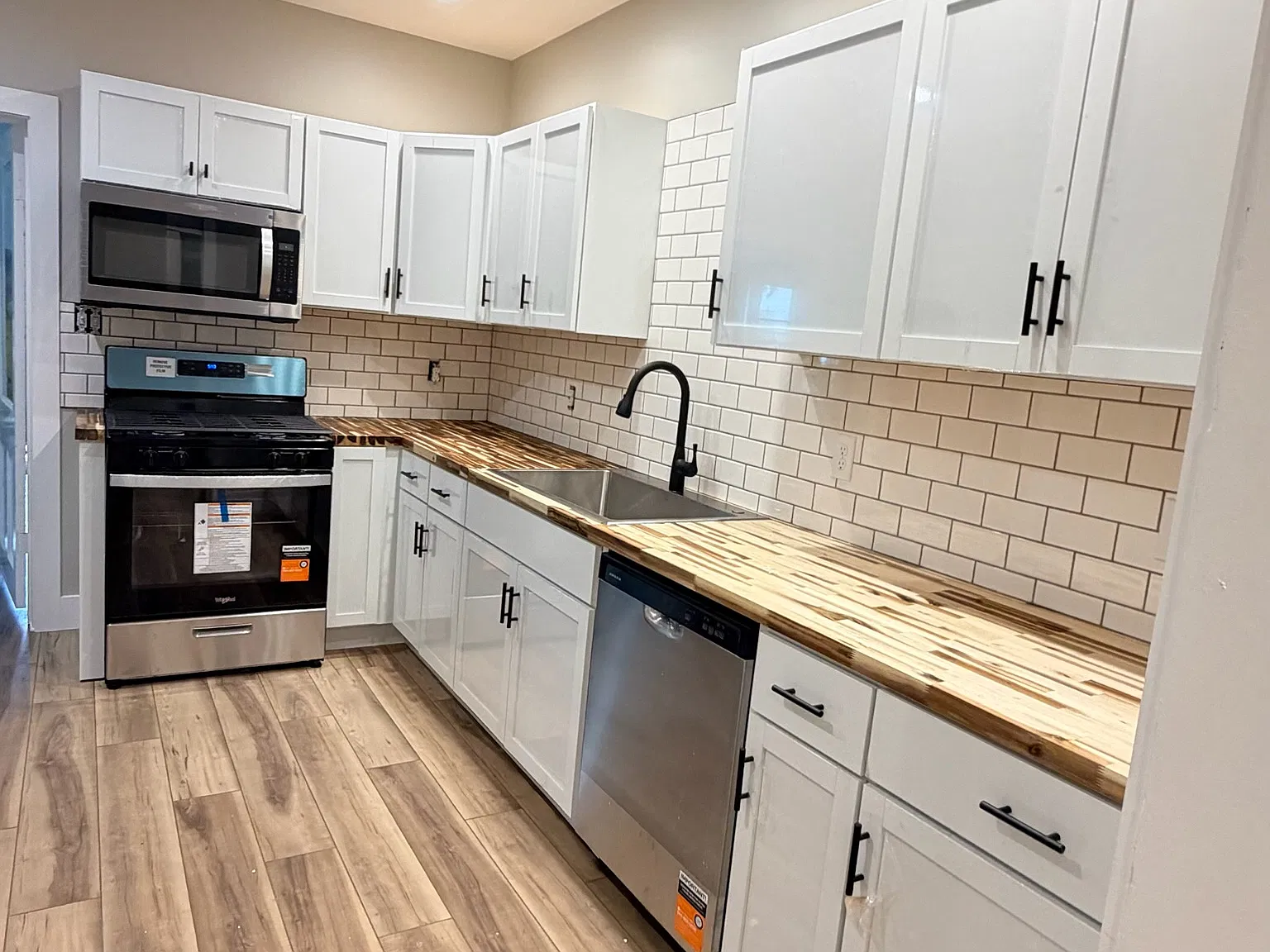 812 W Main St — Photo 3