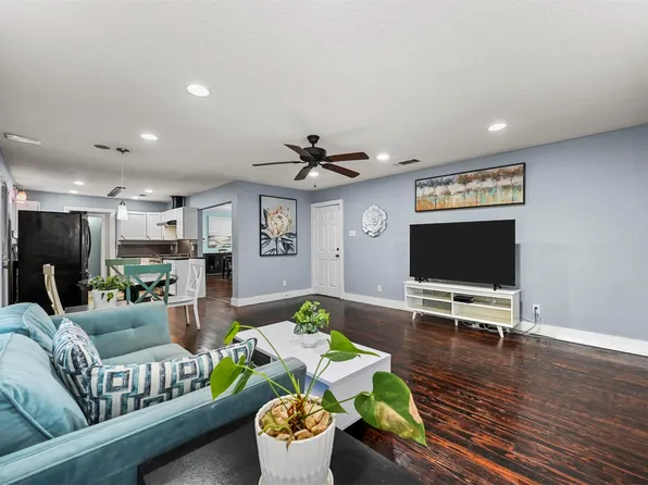 718 Collins Dr, Irving, TX 75060