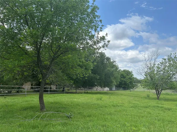 285 Timber Wild Dr, Weatherford, TX 76087