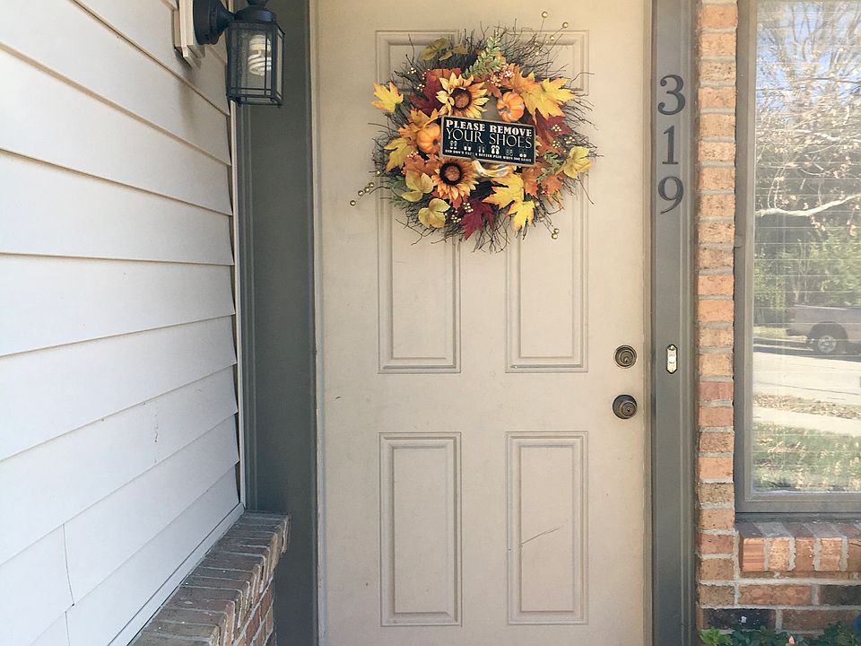 1st image of 319 Foxfire Dr