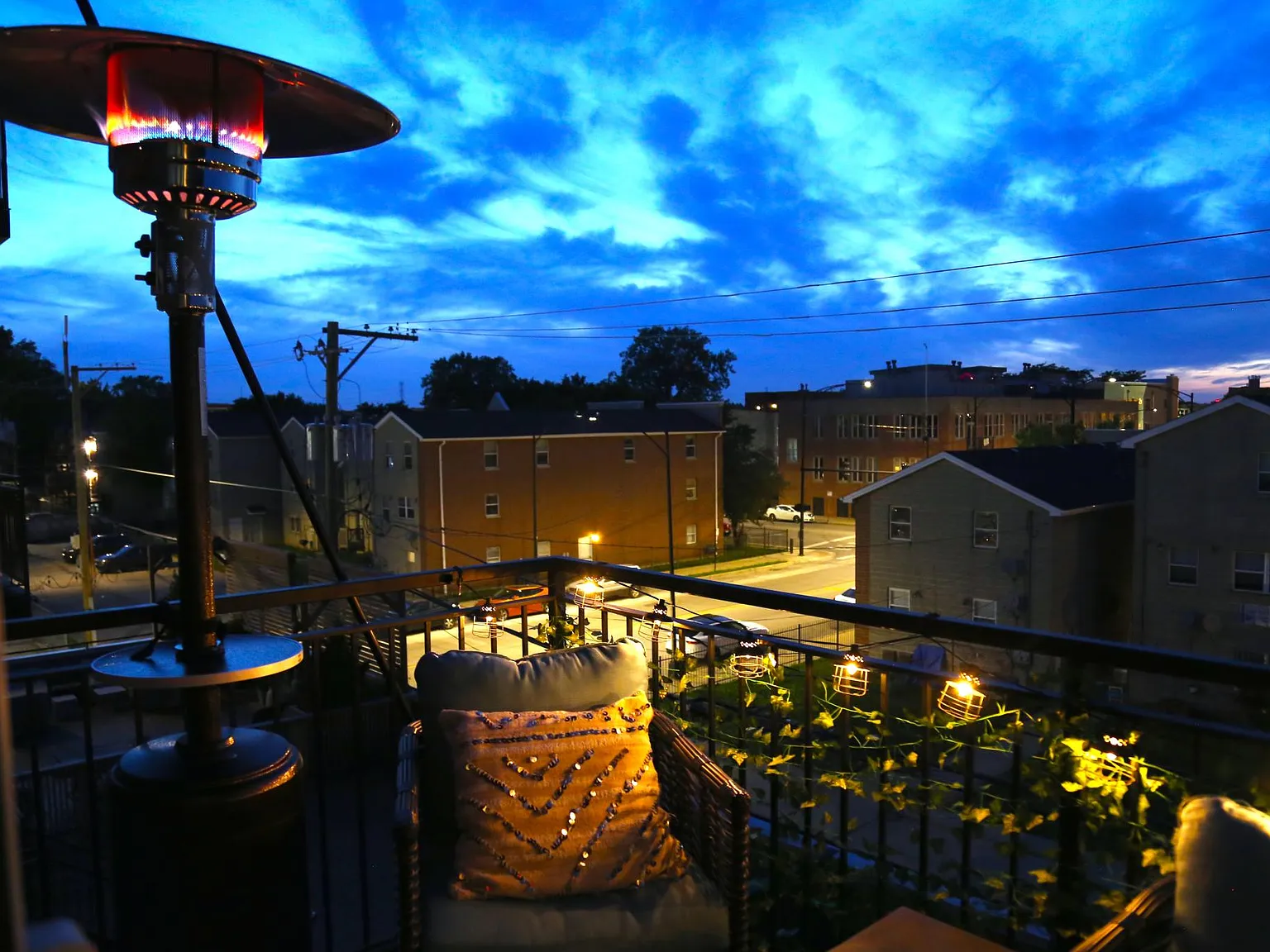 2 bed, 1200 sqft, $2,650 — Photo 4