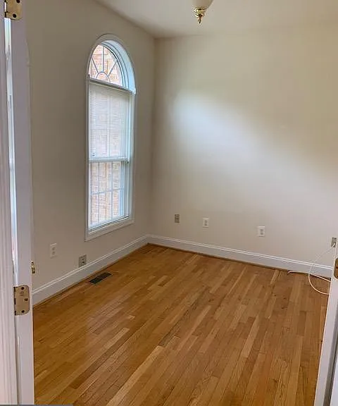 8219 Electric Ave — Photo 17
