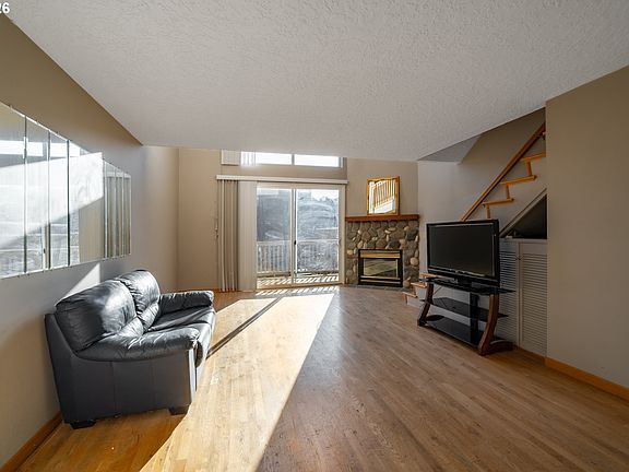 5th image of 847 SW Broadway Dr APT 32