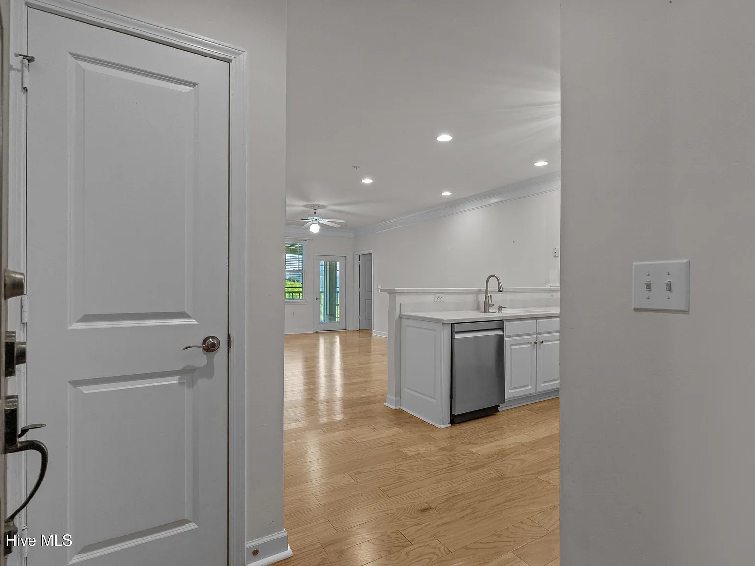 2 bed, 2.0 bath, 1211 sqft, $1,500 — Photo 2