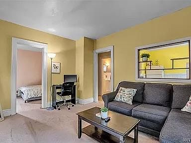 4th image of 681 Richmond Ave #2