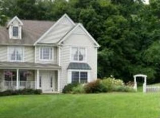 14 Sweet Briar Ln, New Milford, CT 06776