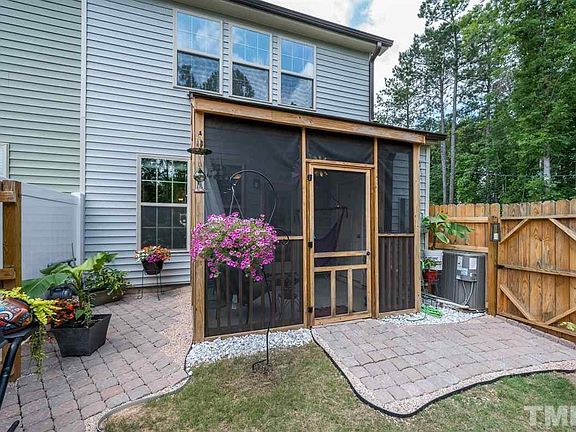 4th image of 16 N Hedgewick Dr