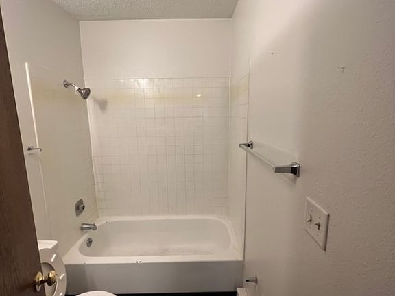5th image of 708 29th St N APT B