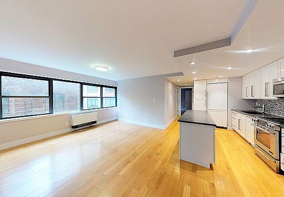 2nd image of 301 E 47th St #12NO