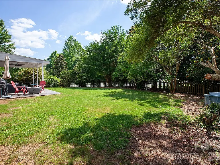 2304 Coltsgate Rd — Photo 18
