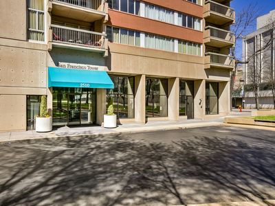 2510 Grand Ave #401, Kansas City, MO, 64108