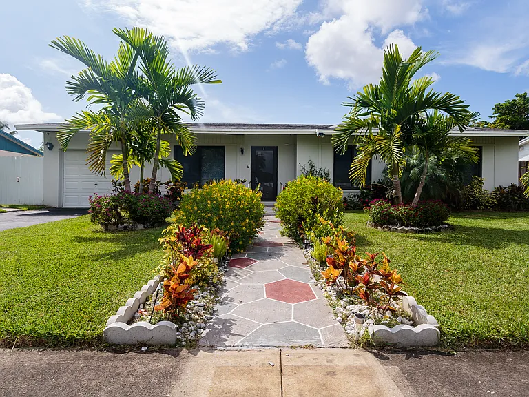 19311 Sterling Dr — Photo 3