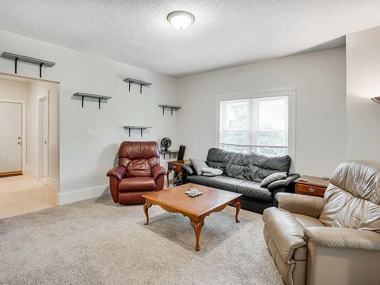 2411 Buchanan St NE #1 — Photo 7
